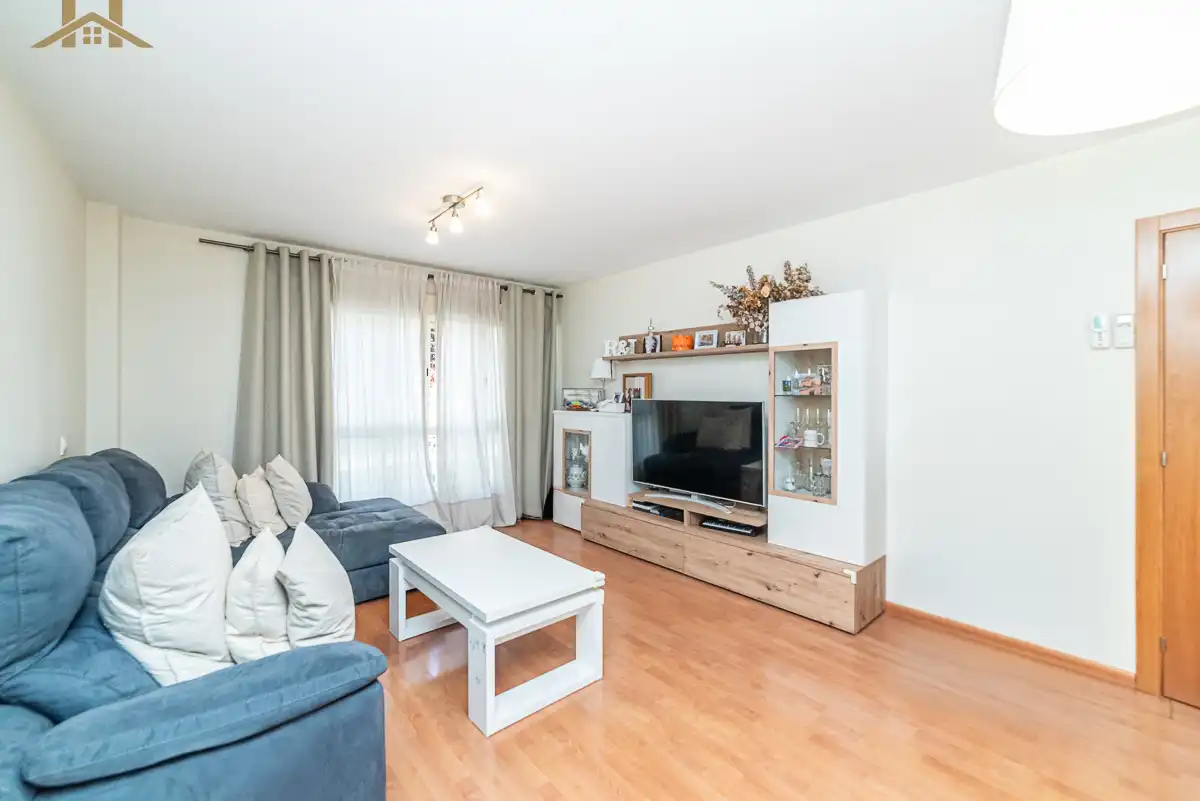 Sala de estar de Planta baja en venta en Arroyomolinos (Madrid) con Aire acondicionado, Calefacción y Jardín privado