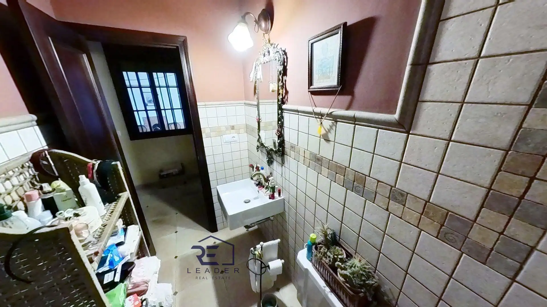 Baño de Casa adosada en venta en Guillena con Aire acondicionado, Terraza y Trastero