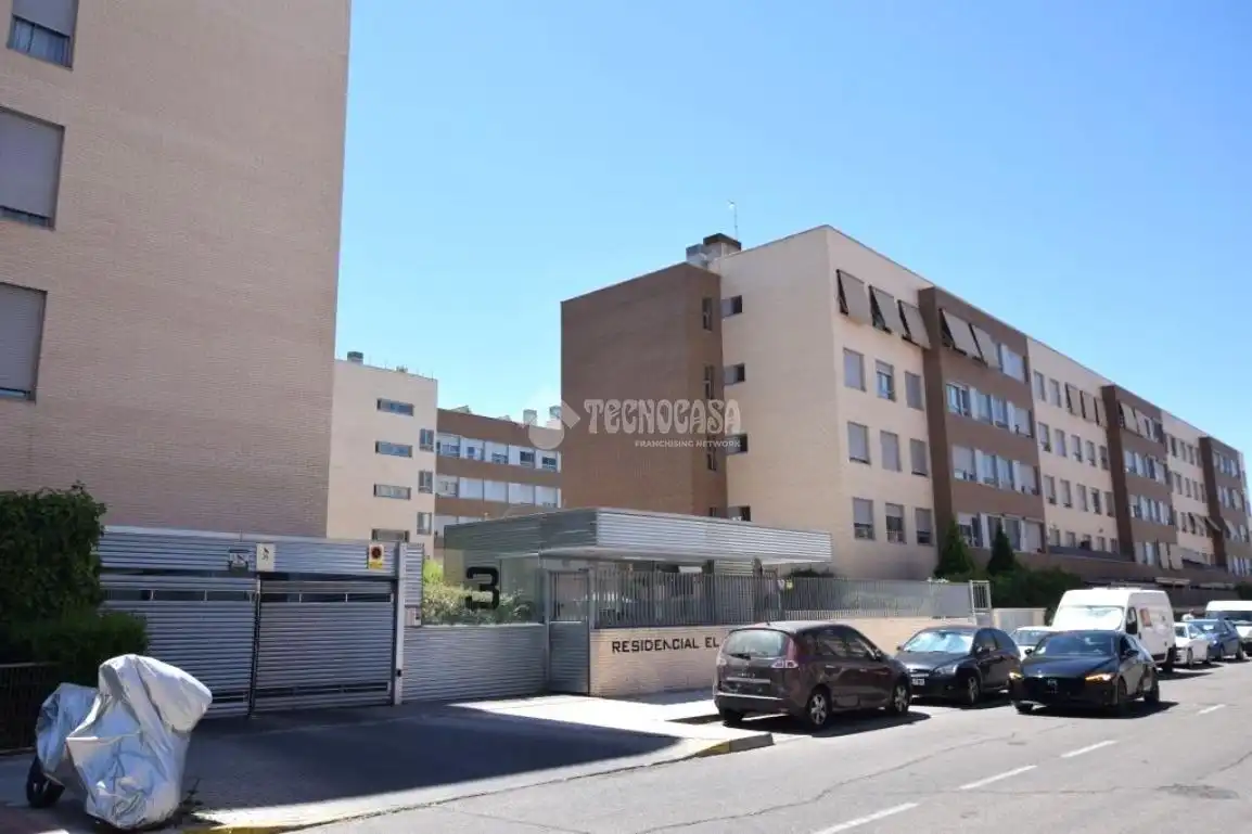 Parking de Piso en venta en Fuenlabrada con Aire acondicionado, Calefacción y Piscina comunitaria