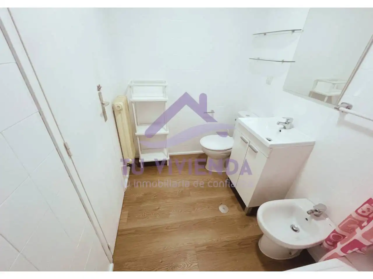 Baño de Piso de alquiler en Valladolid con Calefacción, Terraza y Amueblado