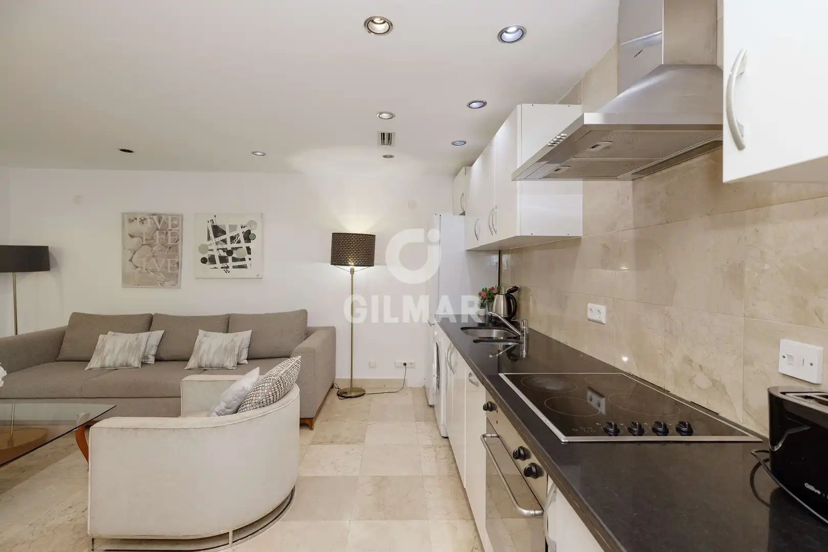 Cuina de Apartament en venda en Marbella amb Calefacció, Jardí privat i Piscina