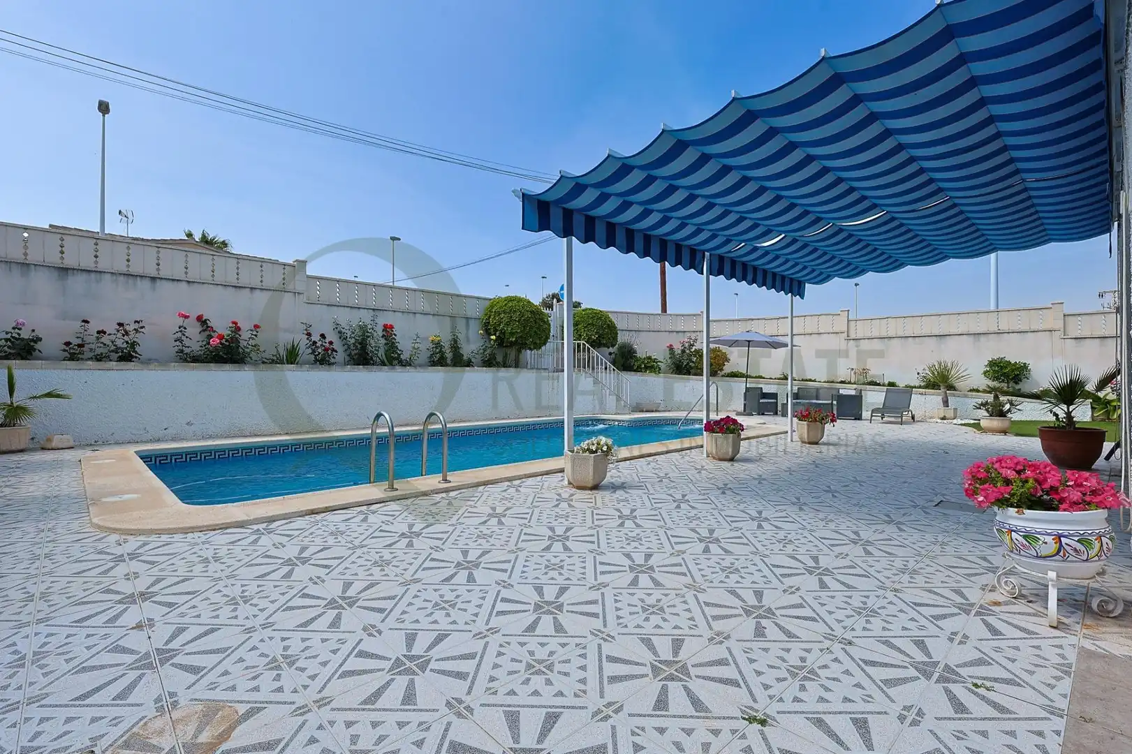 Piscina de Casa o chalet en venta en Elche / Elx con Jardín privado, Terraza y Piscina
