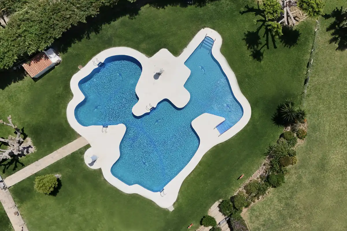 Apartamento con piscina en venta en Calahonda, imagen 28