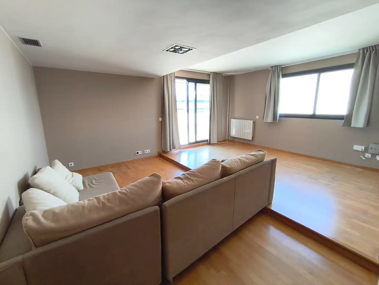 Sala d'estar de Pis en venda en Sabadell amb Aire condicionat, Calefacció i Parquet
