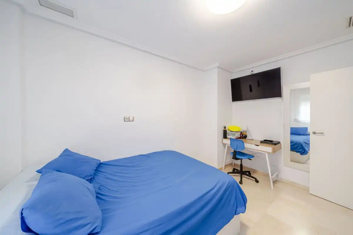 Habitación de Casa adosada en venta en Elche / Elx con Aire acondicionado, Calefacción y Piscina