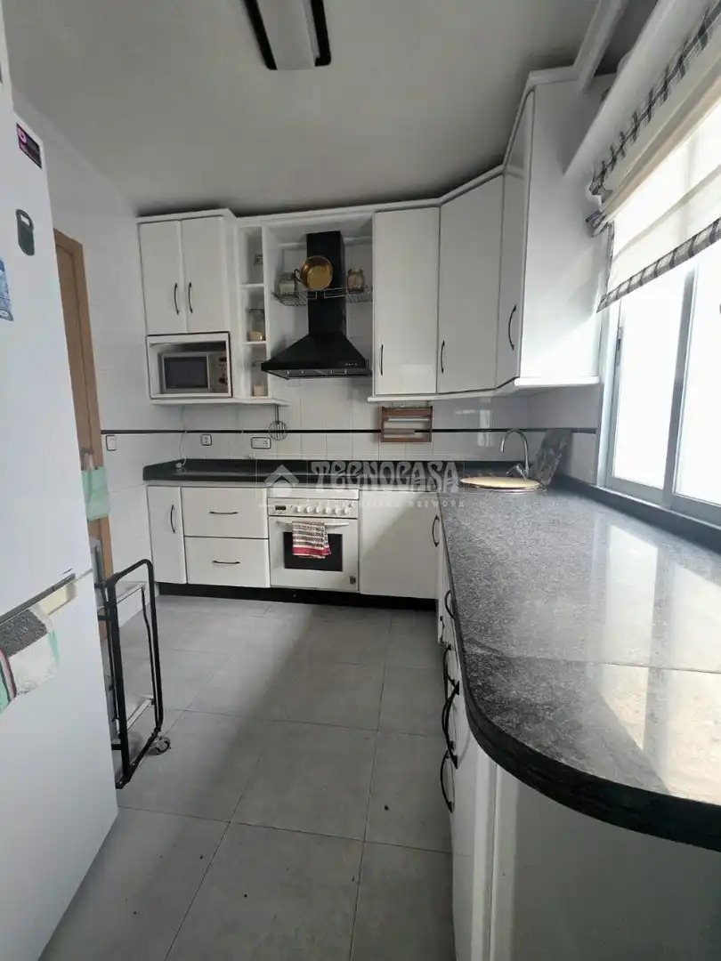 Küche von Wohnung zum Verkauf in Montilla mit Klimaanlage, Terrasse und Abstellraum