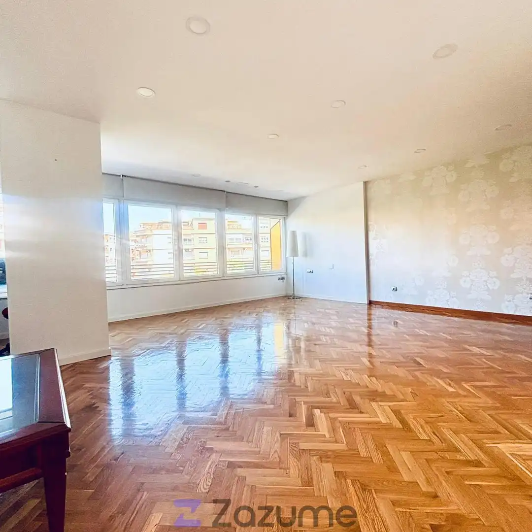 Sala de estar de Apartamento de alquiler en Zaragoza con Aire acondicionado, Calefacción y Parquet