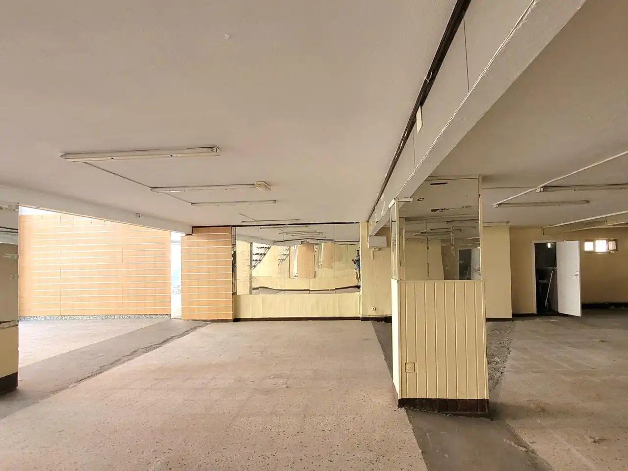 Business premises for sale in Carreño Miranda 35, imagen 9