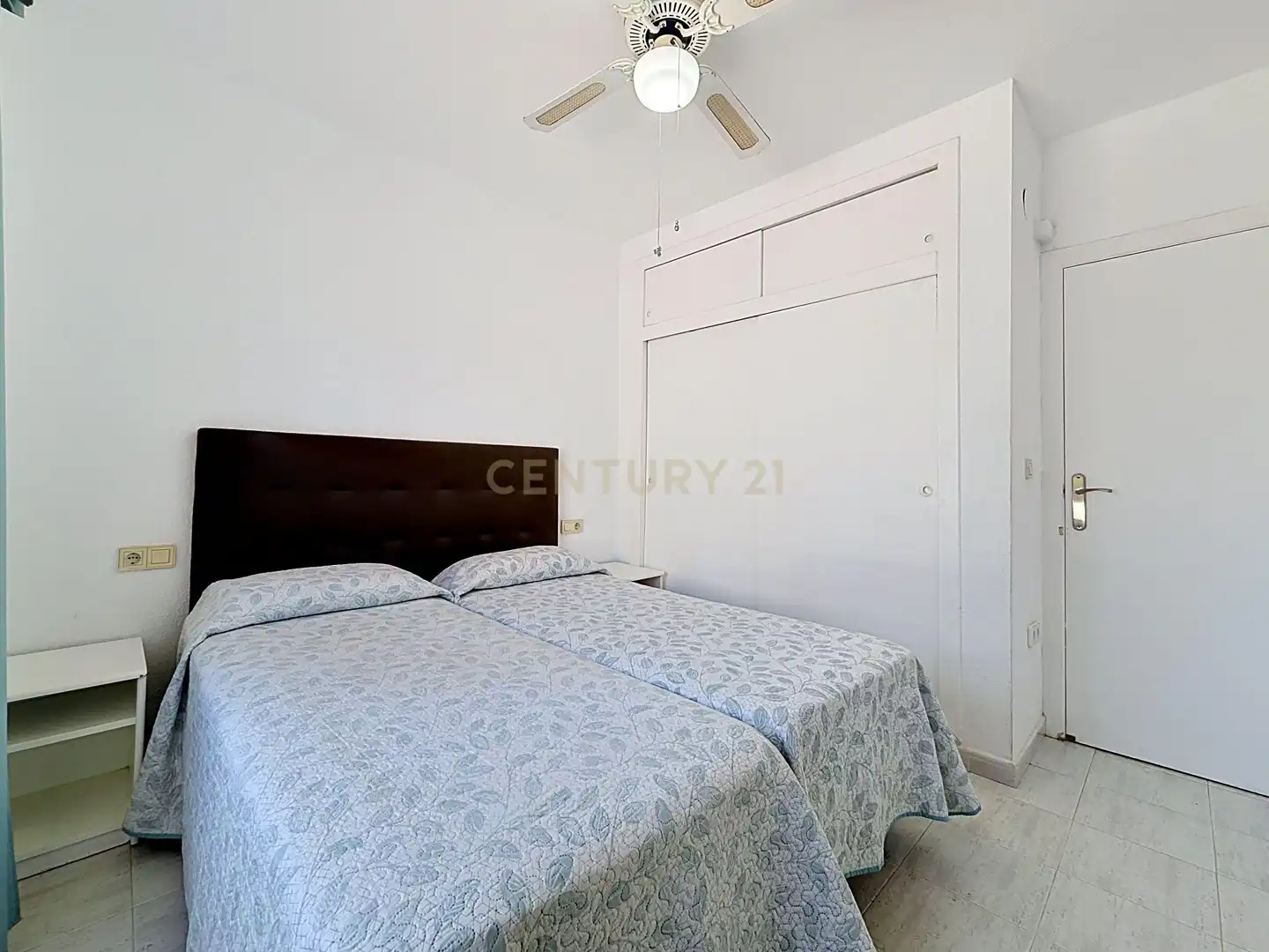 Habitación de Planta baja en venta en Orihuela con Aire acondicionado, Trastero y Piscina comunitaria