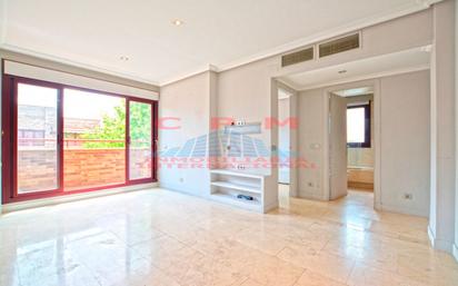 Dormitori de Apartament de lloguer en  Madrid Capital amb Aire condicionat i Terrassa