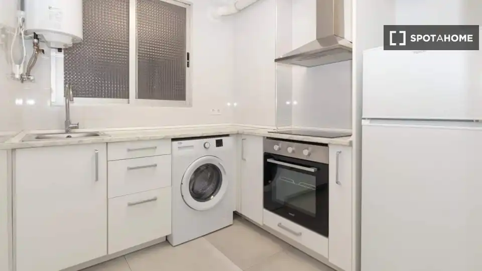 Kitchen of Flat for rent in Valencia  with Air Conditioner, Heating and Furnished