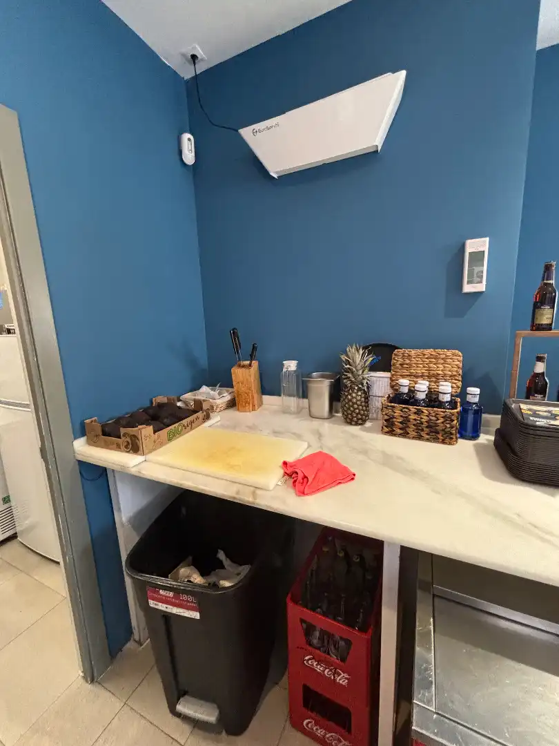 Cocina de Local en traspaso en Madrid con Aire acondicionado, Internet y Alarma