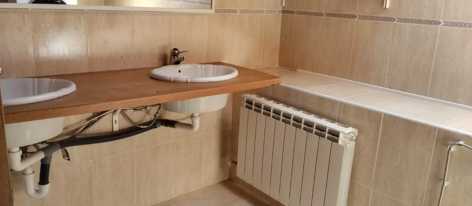 Baño de Piso en venta en Sojuela con Calefacción