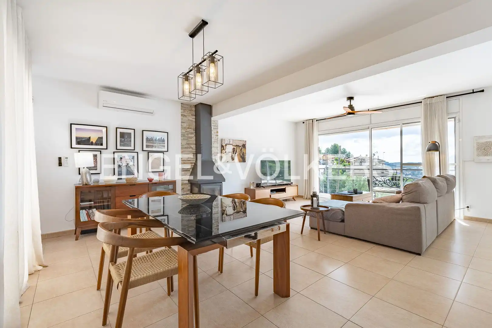 Sala de estar de Casa o chalet en venta en Vallirana con Aire acondicionado, Calefacción y Terraza