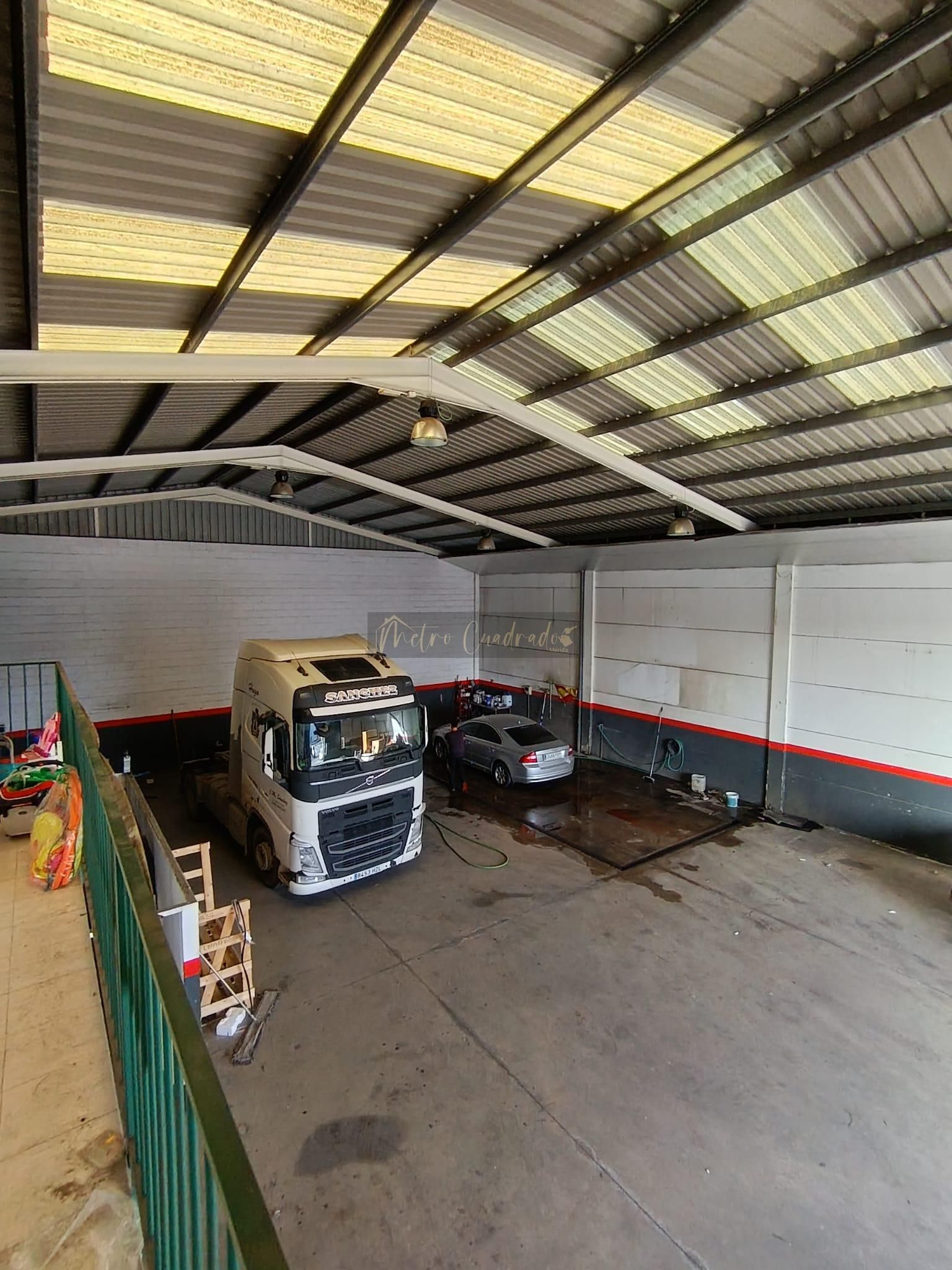 Parking de Nave industrial de alquiler en Mérida