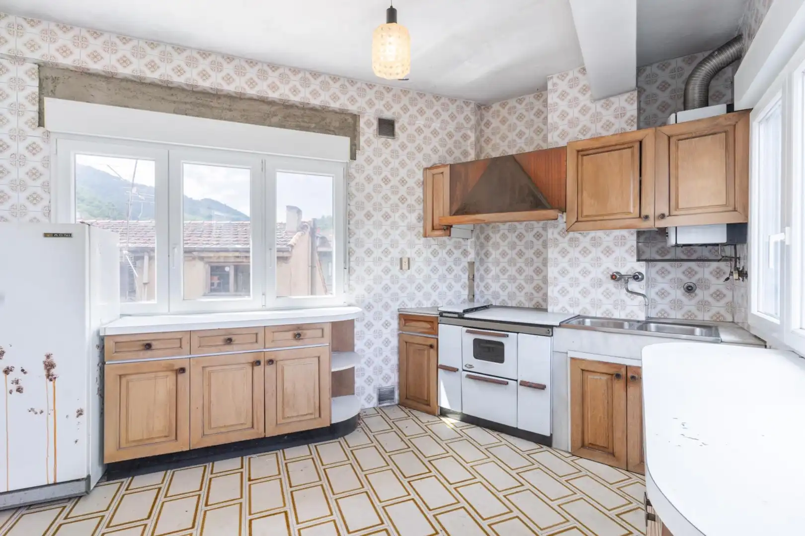 Kitchen of Attic for sale in Sama
