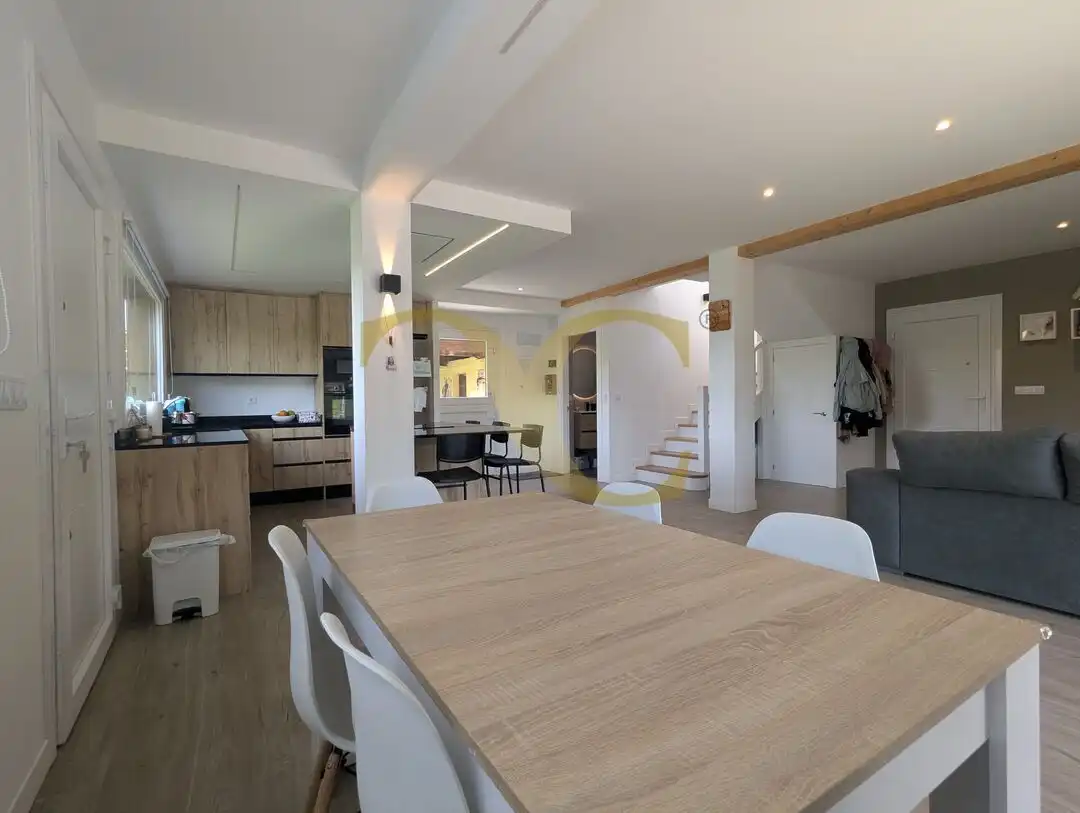 Comedor de Casa o chalet en venta en Gijón  con Calefacción, Jardín privado y Balcón