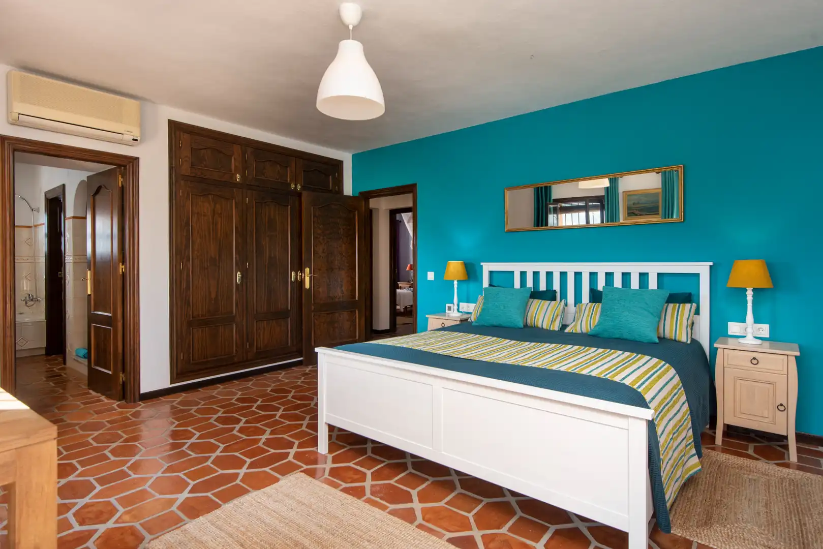 Habitación de Finca rústica en venta en Alhaurín de la Torre con Aire acondicionado, Calefacción y Jardín privado