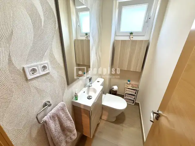 Baño de Piso en venta en Madrid con Aire acondicionado, Calefacción y Jardín privado