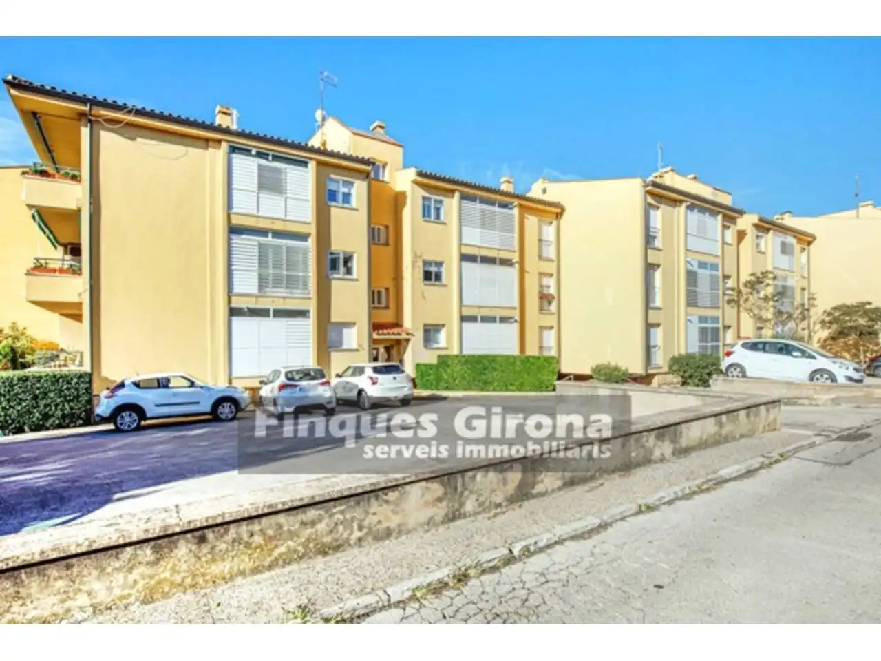 Vista exterior de Piso en venta en Girona con Calefacción