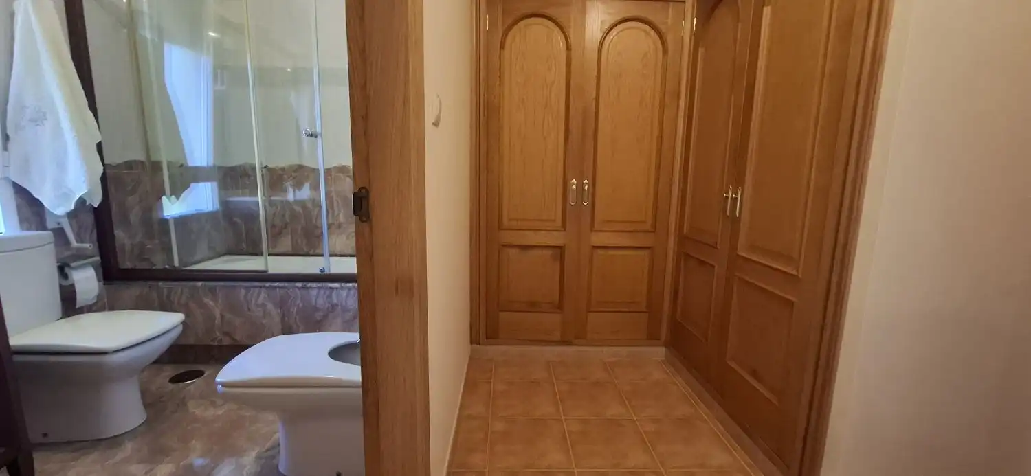 Bathroom of Houses for sale in Culleredo