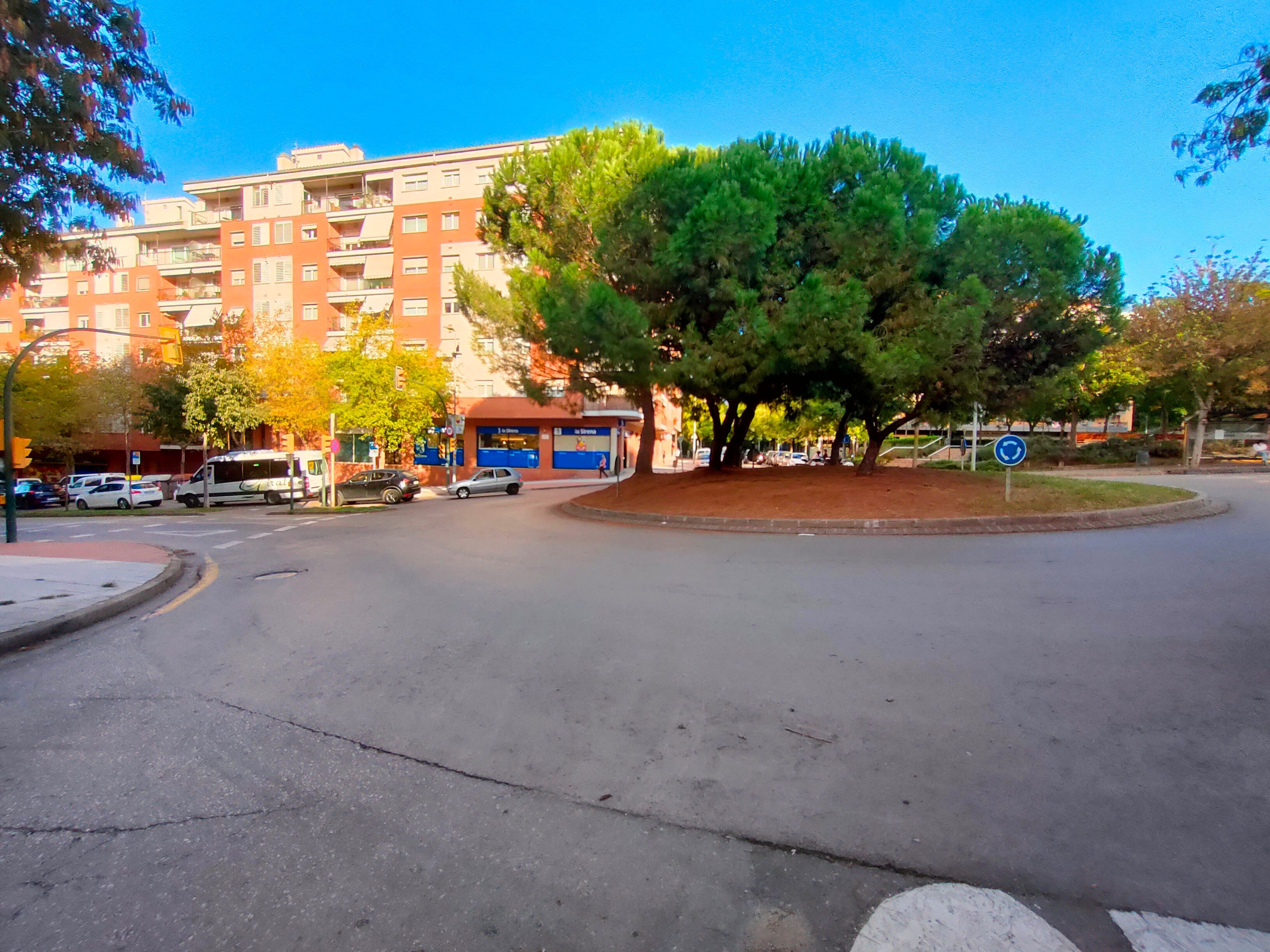 Garatge de lloguer a Carrer de Joan Bautista Torroella i Bastons, 7, Eixample Sud – Migdia