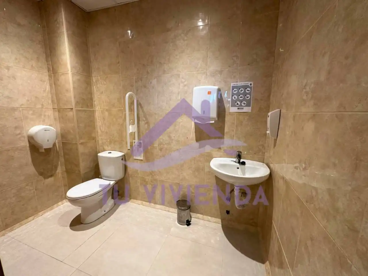 Bathroom of Commercial properties for sale in Buenavista de Valdavia