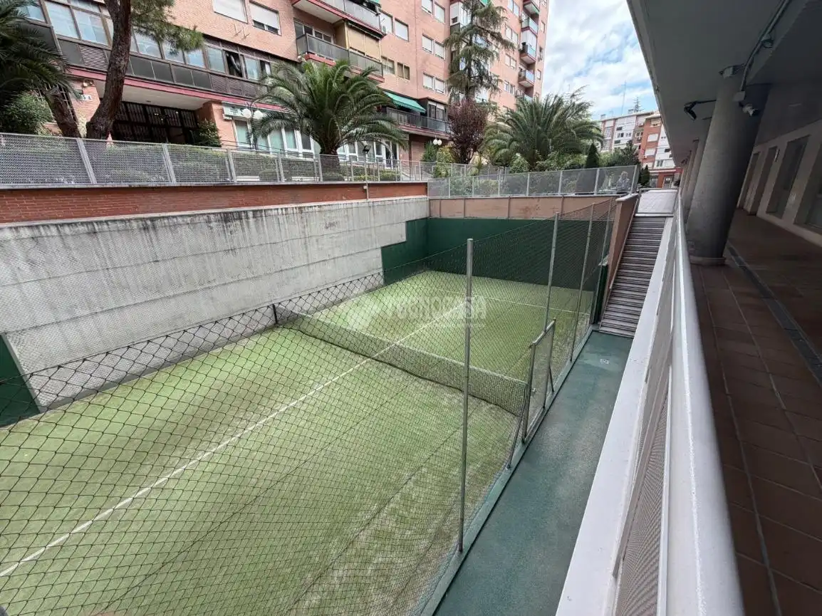 Parkplatz von Wohnung zur Miete in Madrid mit Klimaanlage, Heizung und Terrasse