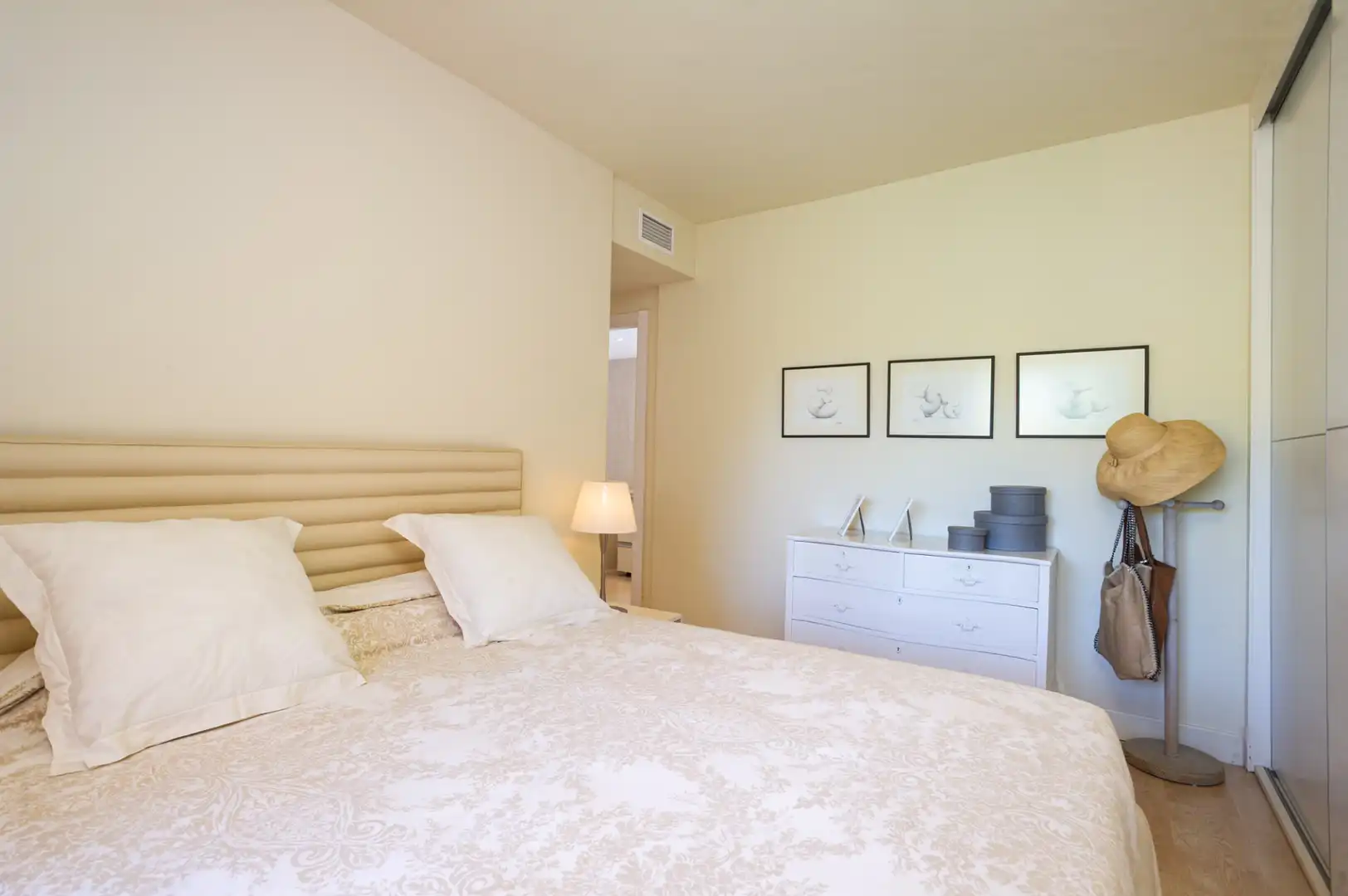 Habitación de Apartamento en venta en Marbella con Aire acondicionado, Terraza y Horno