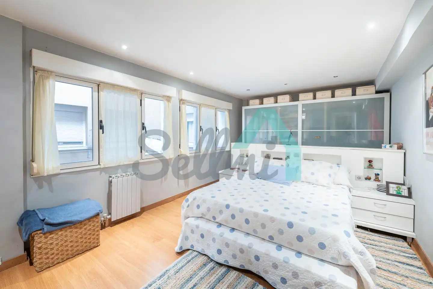 Habitación de Piso en venta en Gijón  con Calefacción, Parquet y Trastero