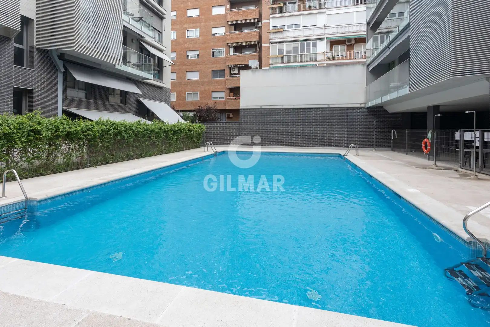 Swimming pool of Office for sale in Madrid  with Heating