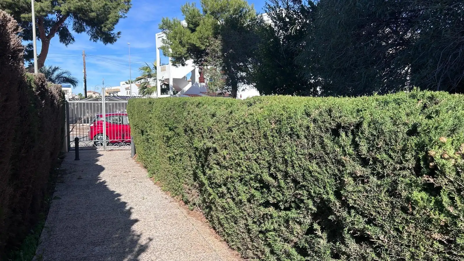 Außenansicht von Wohnung zur Miete in Orihuela mit Klimaanlage, Heizung und Privatgarten