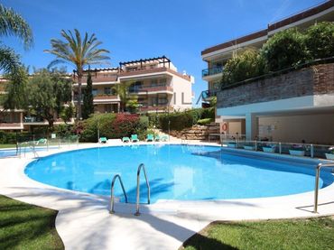 Àtic amb piscina en venda a Urb. Milenio