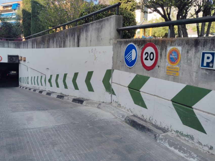 Vista exterior de Garatge en venda en San Sebastián de los Reyes amb Alarma