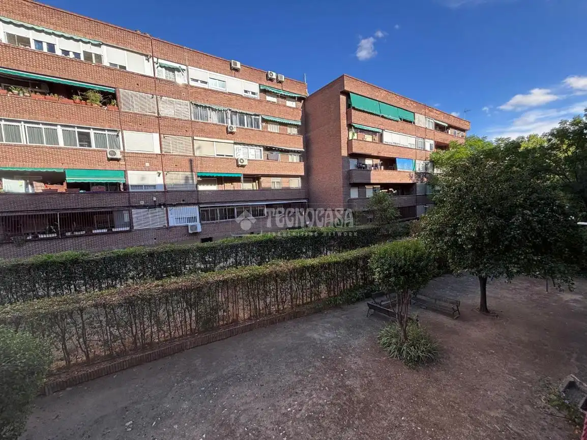 Vista exterior de Piso en venta en Torrejón de Ardoz con Terraza y Trastero