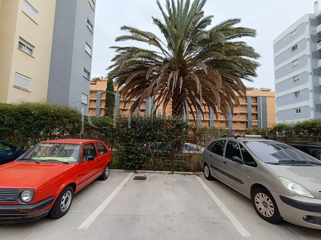 Parking de Piso en venta en Fuengirola con Piscina, Horno y Lavadora