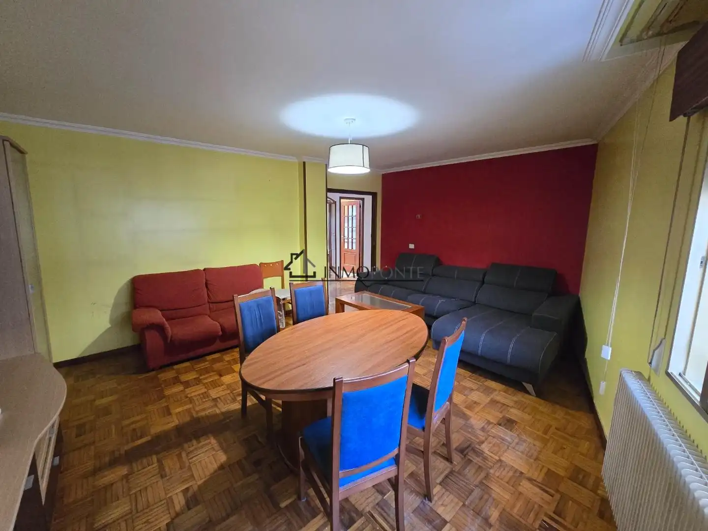 Sala d'estar de Pis en venda en Poio amb Calefacció, Traster i Moblat