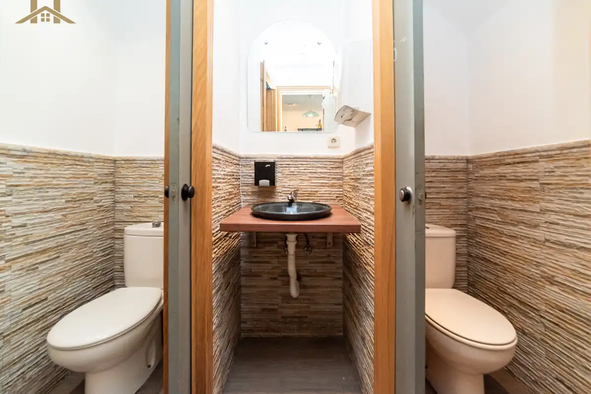 Badezimmer von Einfamilien-Reihenhaus zum Verkauf in Sevilla la Nueva