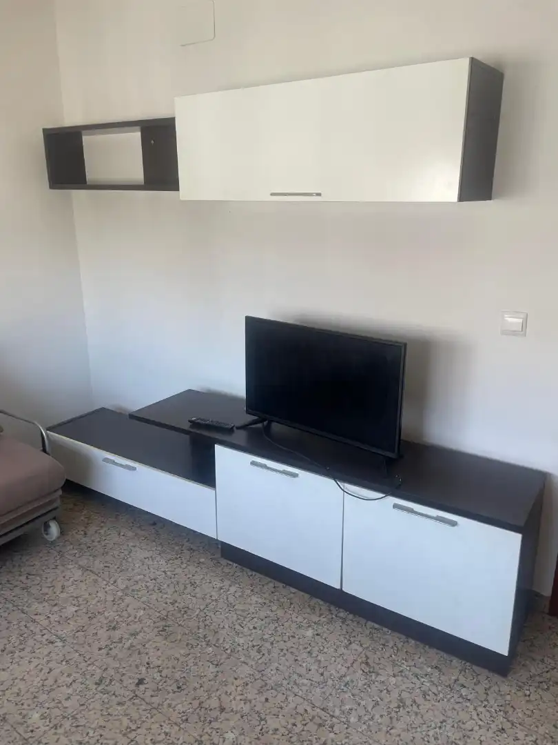 Living room of Flat for sale in Granada  with Air Conditioner, Heating and Furnished