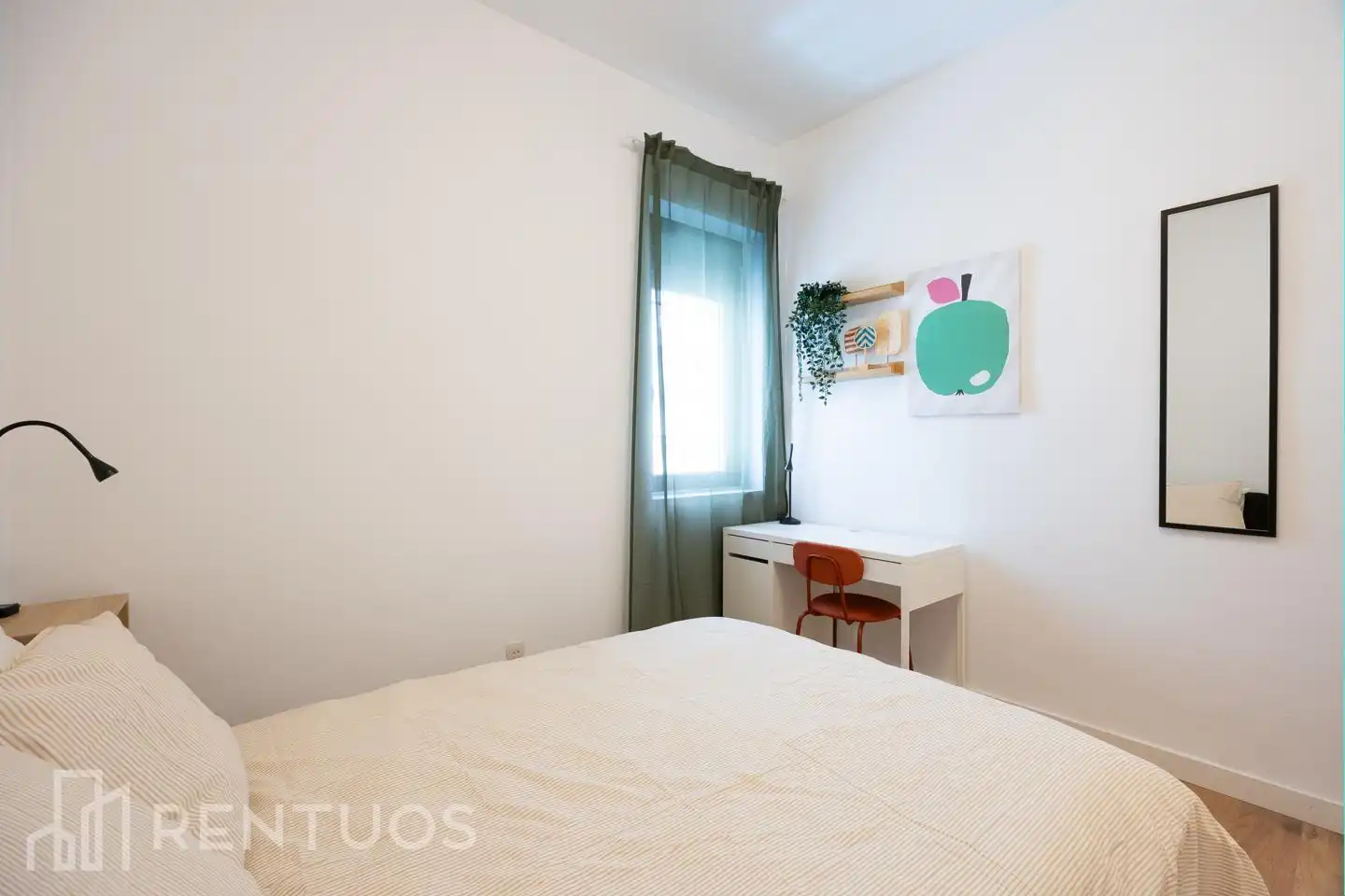 Schlafzimmer von Erdgeschoss zur Miete in Madrid mit Heizung, Parkett und Möbliert