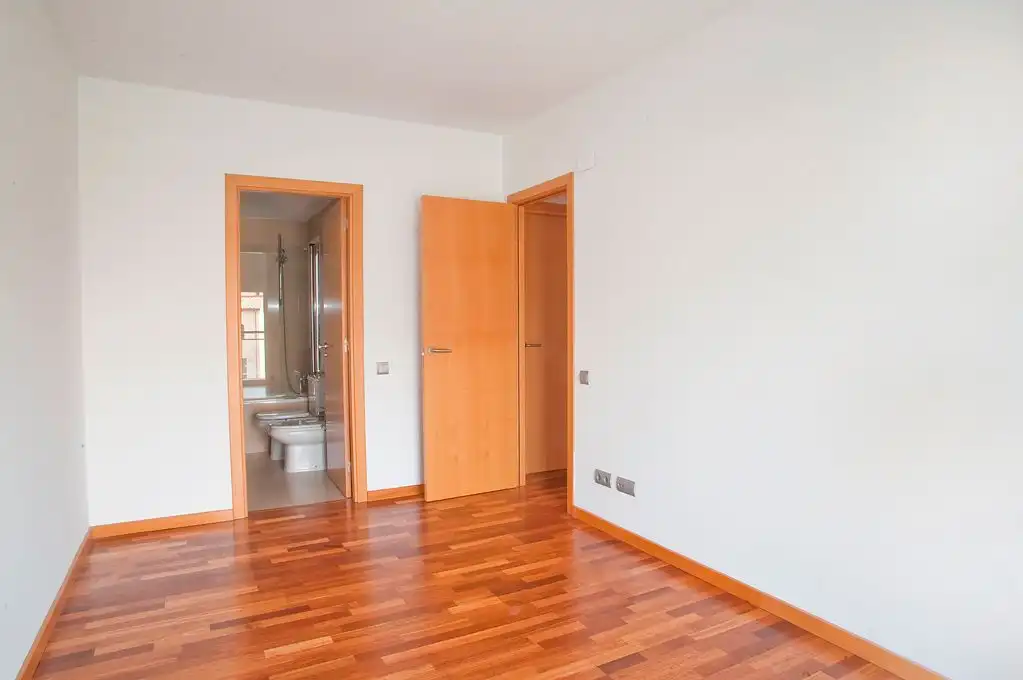 Flat for rent in Sant Cugat del Vallès  with Heating, Parquet flooring and Terrace