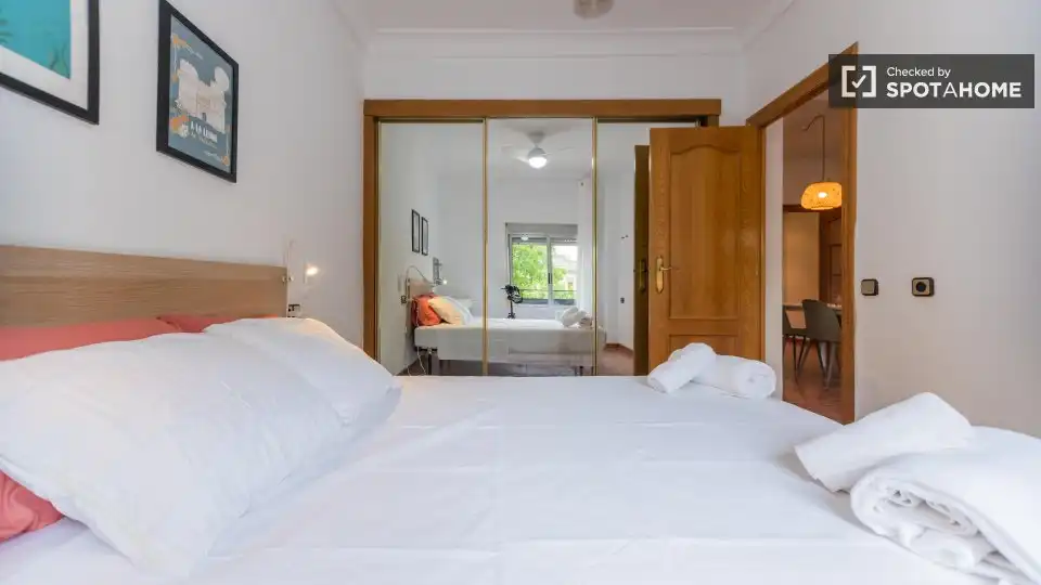 Bedroom of Flat for rent in Valencia  with Air Conditioner, Heating and Furnished