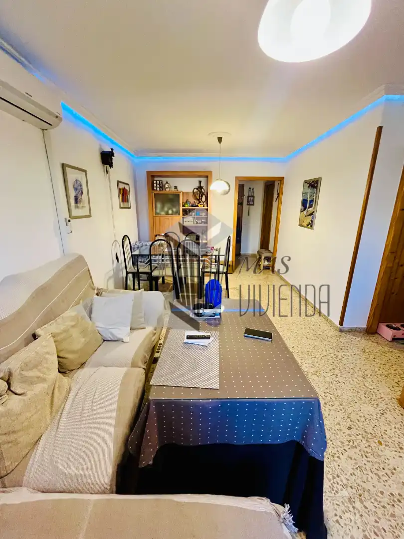 Sala d'estar de Pis en venda en Algeciras amb Terrassa