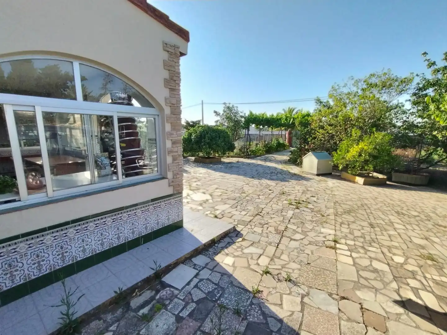 Vista exterior de Casa o xalet en venda en Chiclana de la Frontera amb Traster