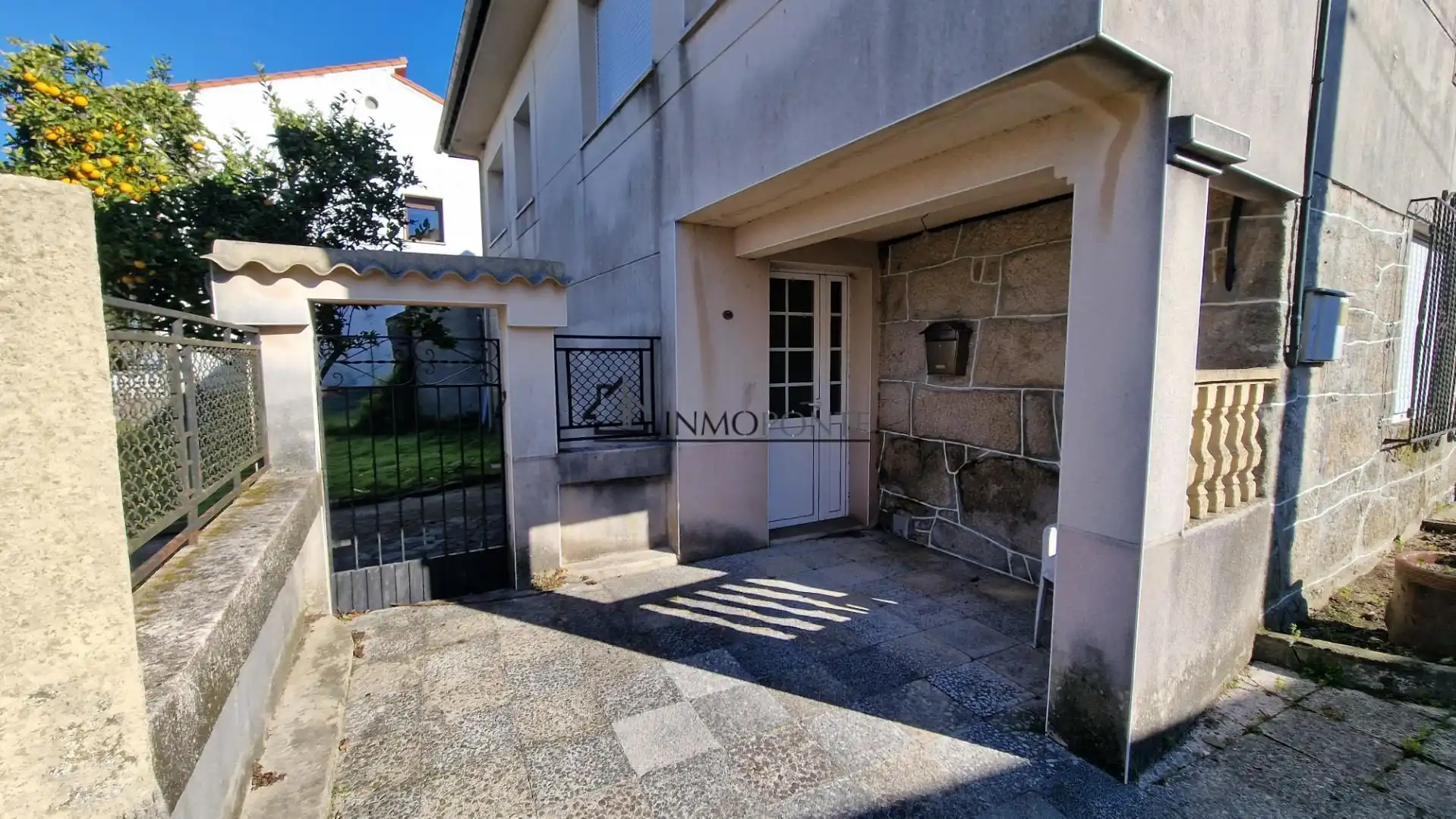 Vista exterior de Casa o xalet en venda en Pontevedra Capital  amb Jardí privat
