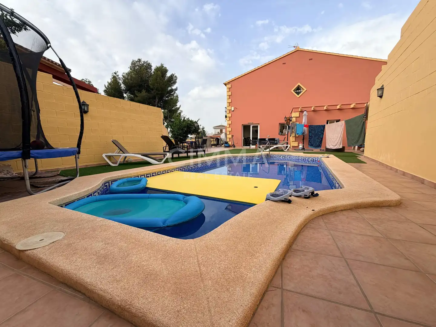 Piscina de Casa o xalet en venda en La Nucia amb Aire condicionat, Calefacció i Jardí privat