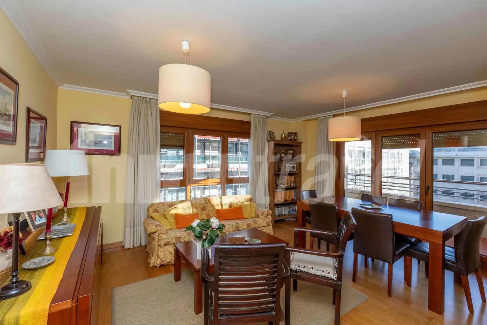 Sala de estar de Apartamento en venta en Sanxenxo con Parquet, Terraza y Trastero