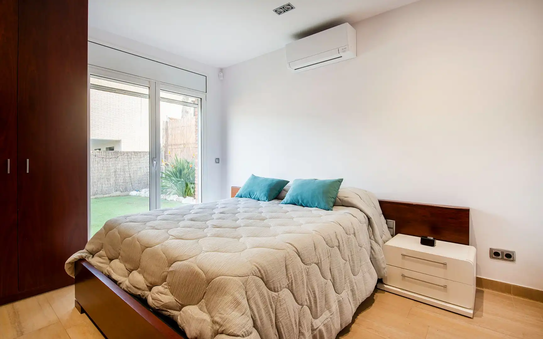Bedroom of Houses for sale in Martorelles  with Air Conditioner, Heating and Private garden