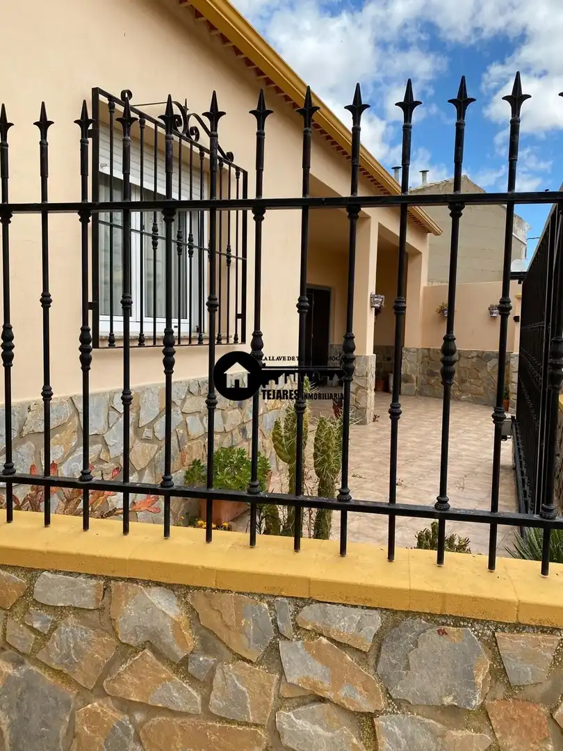 Vista exterior de Casa o xalet en venda en Pozohondo amb Aire condicionat, Jardí privat i Traster