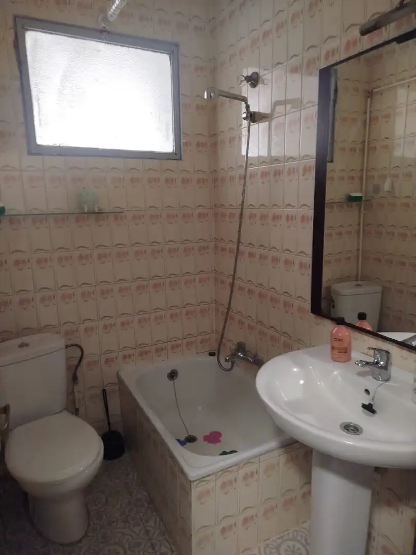Baño de Piso de alquiler en Plasencia con Aire acondicionado y Amueblado